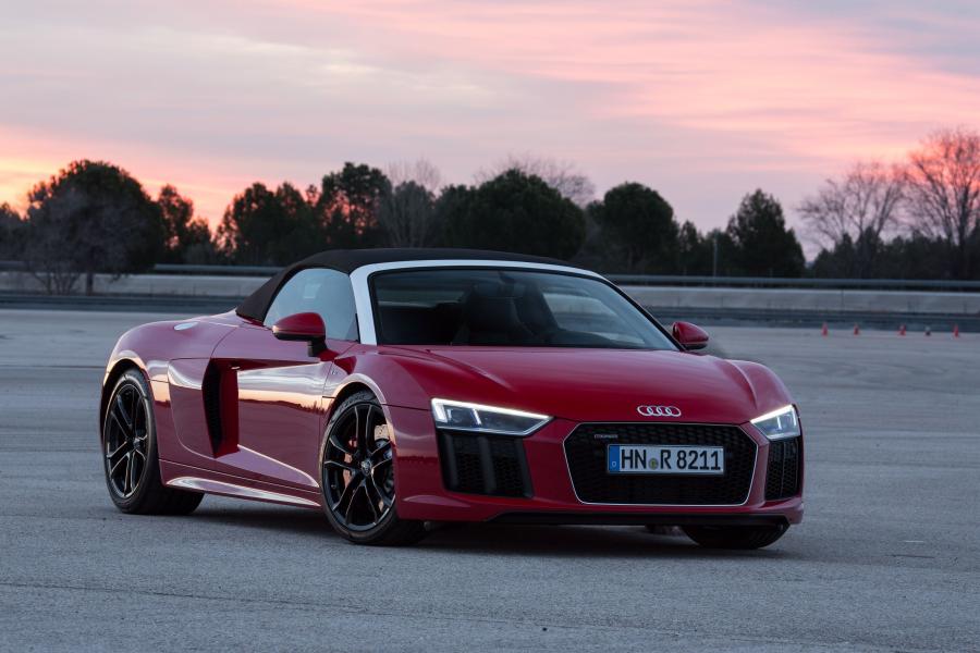  Audi R8 V10 Spyder RWS 2018 года  (WW) (фото 12 из 29)